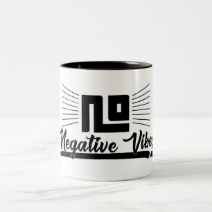 Caneca De Café Em Dois Tons Imagem de Tipografia Gráfica Preta Sem Vibrações N