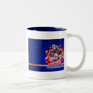 Caneca De Café Em Dois Tons Imagem do grupo do GlobeTrotter de Harlem