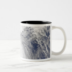 Caneca De Café Em Dois Tons Imagem satélite de um tufão