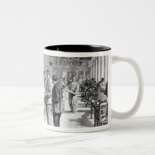 Caneca De Café Em Dois Tons Imprimindo as cédulas
