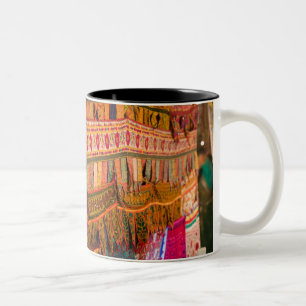 Caneca De Café Em Dois Tons ÍNDIA, Goa, Baga: Mercado de Sábado à Noite (NR)
