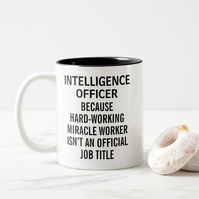 Caneca De Café Em Dois Tons Intelligence Officer Funny Miracle Worker Mug Gift (Com Donut)