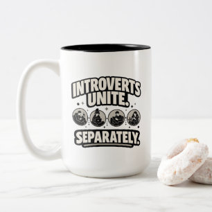 Caneca De Café Em Dois Tons Introvertido "INTROVERTIDOS SE UNEM. SEPARADAMENTE