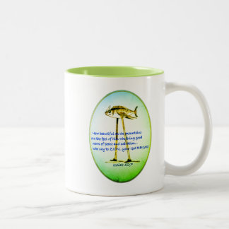 Caneca De Café Em Dois Tons Isaiah 52:7- Que bonito nas montanhas
