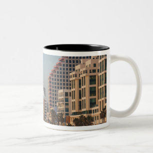 Caneca De Café Em Dois Tons Israel, Tel Aviv, fachada, hotéis, crepúsculo