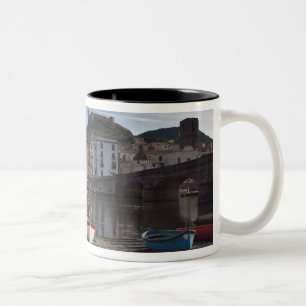 Caneca De Café Em Dois Tons Itália, Sardenha, Bosa. Rio Temo e Ponte