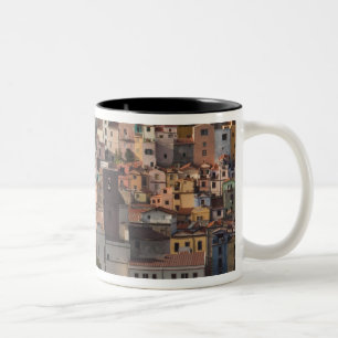 Caneca De Café Em Dois Tons Itália, Sardenha, Bosa. Vista da cidade com Castel