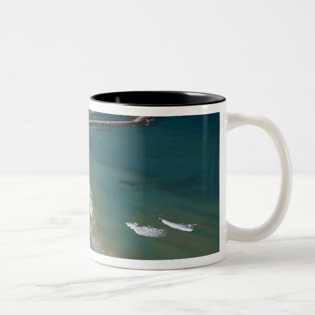 Caneca De Café Em Dois Tons Itália, Sardenha, Buggerru. Praia e (Direita)