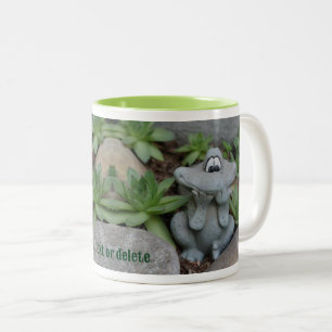 Caneca De Café Em Dois Tons Jardim de Suculência do Sapo Bonito Personalizado