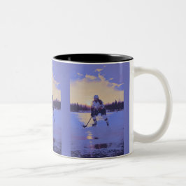 Caneca De Café Em Dois Tons Jogador de Hóquei no Gelo no Sunrise