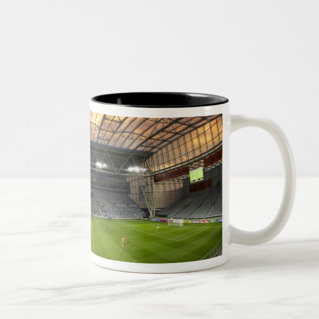 Caneca De Café Em Dois Tons Jogo de futebol, estádio Forsyth Barr, Dunedin (Direita)