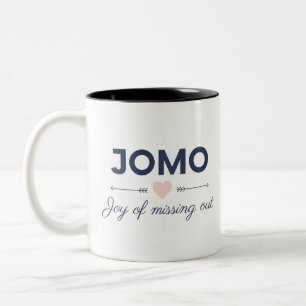 Caneca De Café Em Dois Tons JOMO - Alegria de ter desaparecido