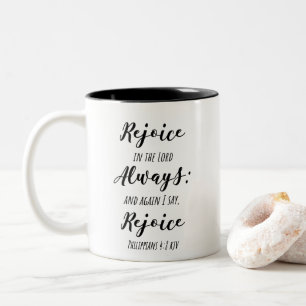 Caneca De Café Em Dois Tons KJV Scripture Mug - Alegre-se no Senhor Sempre