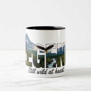 Caneca De Café Em Dois Tons Legenda Ainda Selvagem no Gráfico Outdoor