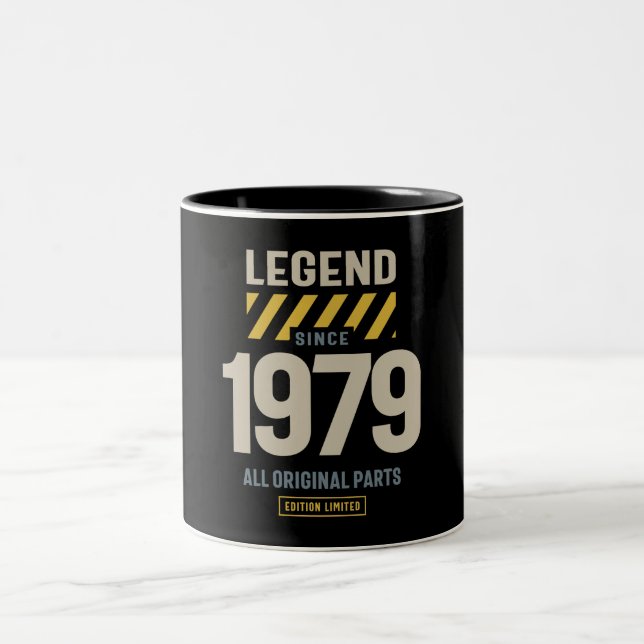 Caneca De Café Em Dois Tons Legenda desde 1979 44 (Centro)