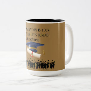 Caneca De Café Em Dois Tons lema de graduação de Einstein marrom claro
