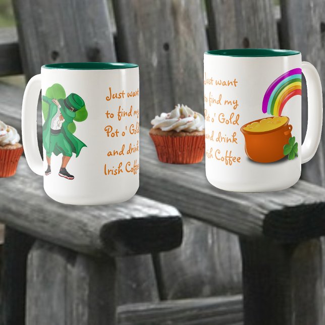 Caneca De Café Em Dois Tons Leprechaun Pote o'Dourado Rainbow Irish Café (Criador carregado)