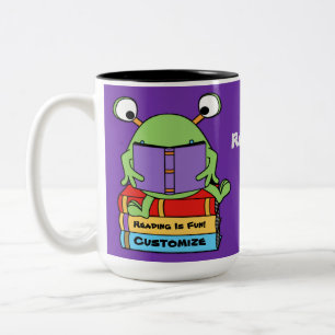 Caneca De Café Em Dois Tons Ler É Um Livro Divertido Adorando Alienígena Mug
