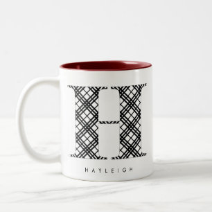 Caneca De Café Em Dois Tons Letra H de Xadrez preto e branco feriado