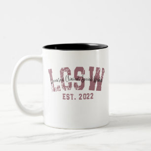 Caneca De Café Em Dois Tons Licenciado para Graduação em LCSW 2022 Trabalho 