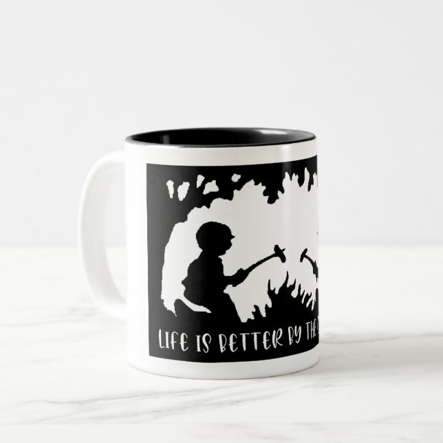 Caneca De Café Em Dois Tons Life Is Better By The Campfire (Frente Esquerda)