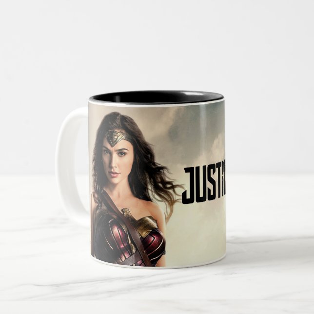 Caneca De Café Em Dois Tons Liga da Justiça | Mulher Maravilha Em Battlefield (Frente Esquerda)