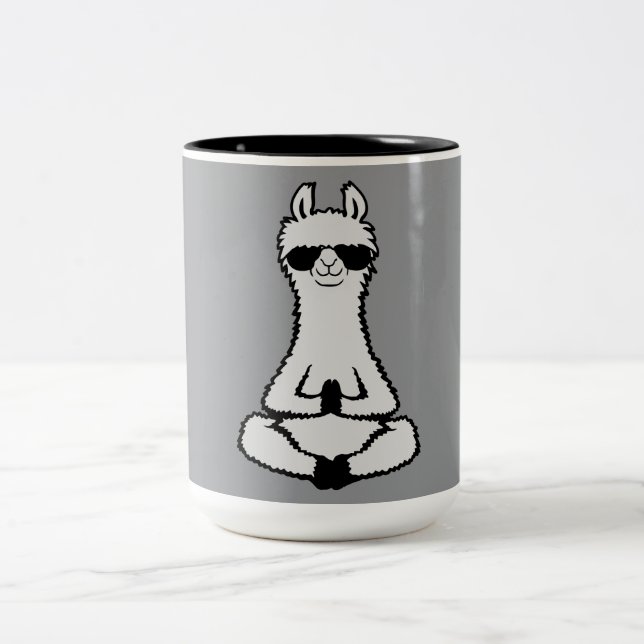 Caneca De Café Em Dois Tons Llama Legal Pose de Meditação Óculos de Sol Relaxa (Centro)
