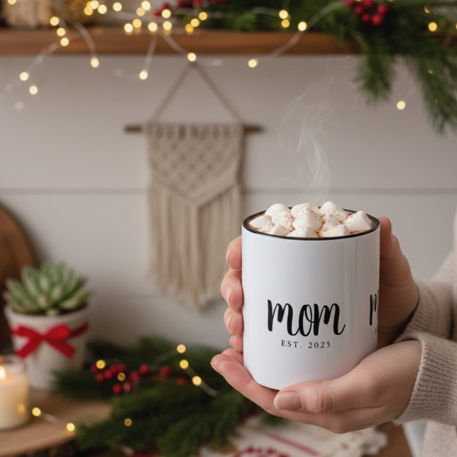 Caneca De Café Em Dois Tons Mãe Mínima Estabeleceu Presente Nova Mãe (elegant minimalist mom established date coffee mug with hot cocoa in it for new mom christmas gifts)