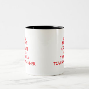 Caneca De Café Em Dois Tons Mantenha a calma e confie um planejador da cidade