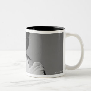 Caneca De Café Em Dois Tons Mãos Clasped