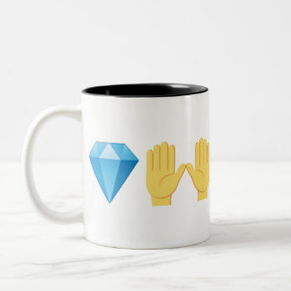 Caneca De Café Em Dois Tons Mãos Diamantes
