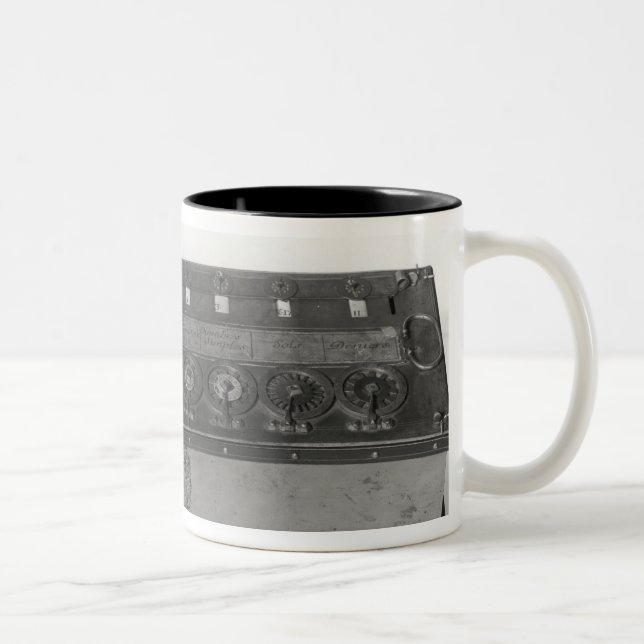 Caneca De Café Em Dois Tons Máquina calculadora inventada (Direita)
