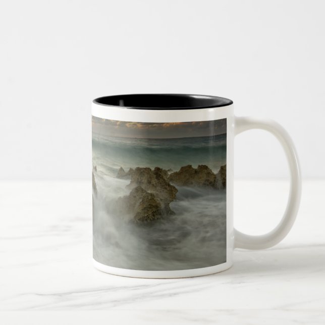 Caneca De Café Em Dois Tons Mar do Caribe, Ilhas Cayman. Ondas batendo 3 (Direita)