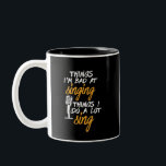 Caneca De Café Em Dois Tons Mau Em Cantando Um Cantor Funny Karaoke<br><div class="desc">Sou mau em cantar amor para cantar. Design engraçado para aqueles que adoram cantar em palco, no chá, coro ou musical, lideram vocalista em banda musical. Legal mercadoria humorística para músico, artista, compositor cantor e membro da banda de rock. Perfeito para a noite e audição de karaokê. presente de Natal...</div>