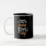 Caneca De Café Em Dois Tons Mau Em Cantando Um Cantor Funny Karaoke<br><div class="desc">Sou mau em cantar amor para cantar. Design engraçado para aqueles que adoram cantar em palco, no chá, coro ou musical, lideram vocalista em banda musical. Legal mercadoria humorística para músico, artista, compositor cantor e membro da banda de rock. Perfeito para a noite e audição de karaokê. presente de Natal...</div>
