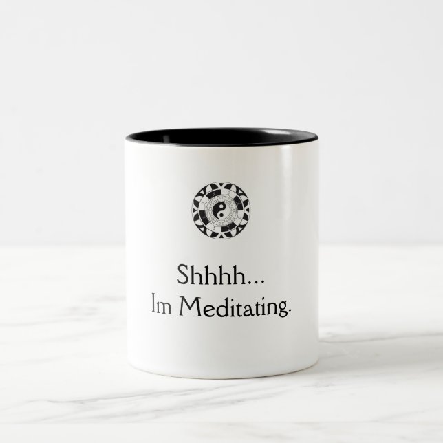 Caneca De Café Em Dois Tons meditação de café (Centro)