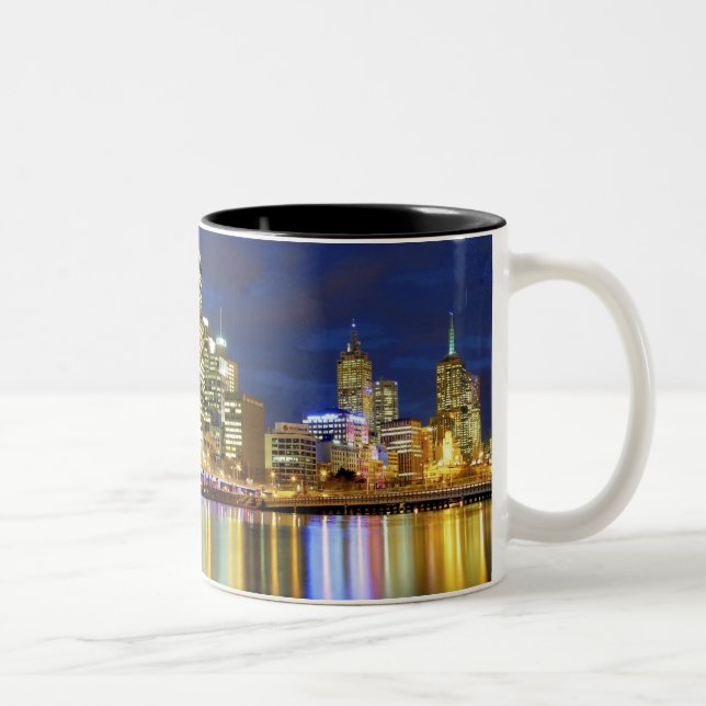 Caneca De Café Em Dois Tons Melbourne, Austrália. Uma visão noturna dos 2 (Direita)