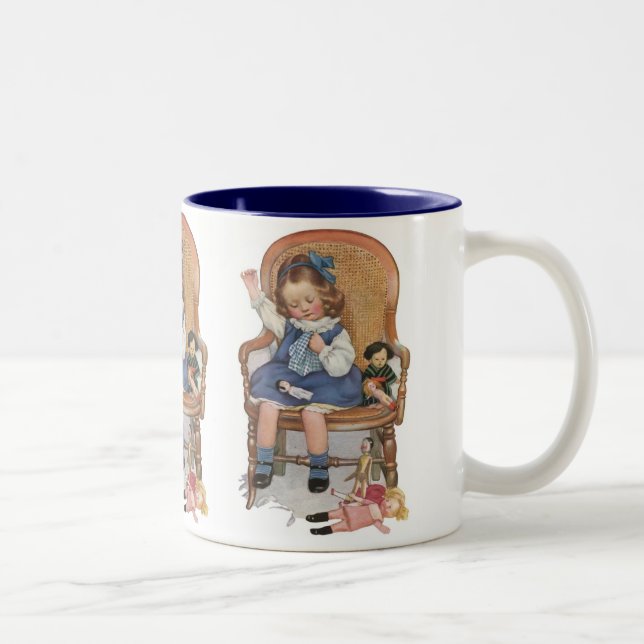 Caneca De Café Em Dois Tons Menina Costurando Bonecas (Direita)