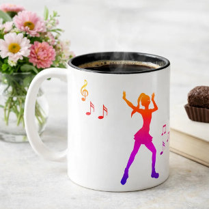 Caneca De Café Em Dois Tons Menina dançando com notas de música - Legal K-Pop