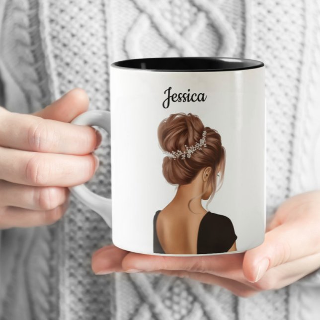 Caneca De Café Em Dois Tons Menina no café personalizado preto (Criador carregado)