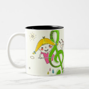 Caneca De Café Em Dois Tons Menina que joga com notas musicais na casa