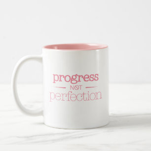 Caneca De Café Em Dois Tons Mensagem Motivacional Progresso Não Perfeição