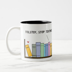 Caneca De Café Em Dois Tons Mensagens na prateleira negra