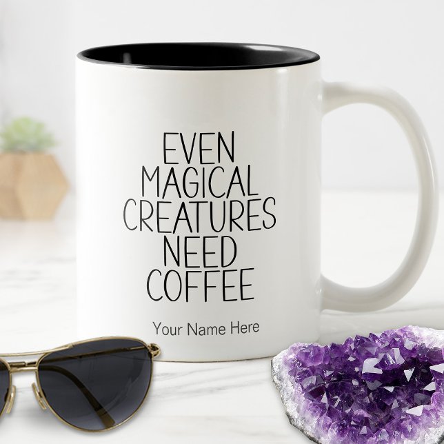 Caneca De Café Em Dois Tons Mesmo Criaturas Mágicas Precisam de Café Metafísic (Criador carregado)