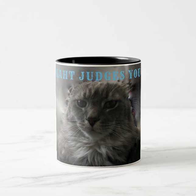 CANECA DE CAFÉ EM DOIS TONS MEU GATO TE JULGA (Centro)