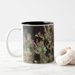 Caneca De Café Em Dois Tons Minúsculas Flores Silvestres Rosas Coachella Valle