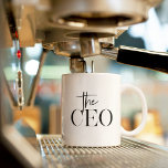 Caneca De Café Em Dois Tons Moderno Mínimo O CEO Preto<br><div class="desc">Moderno Mínimo O CEO Preto</div>