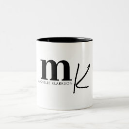Caneca De Café Em Dois Tons Monograma branco preto minimalista moderno