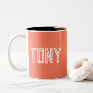 Caneca De Café Em Dois Tons Monograma de Nome Personalizado de Coral Sólido