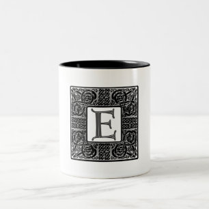 Caneca De Café Em Dois Tons Monograma de prata do céltico "E"
